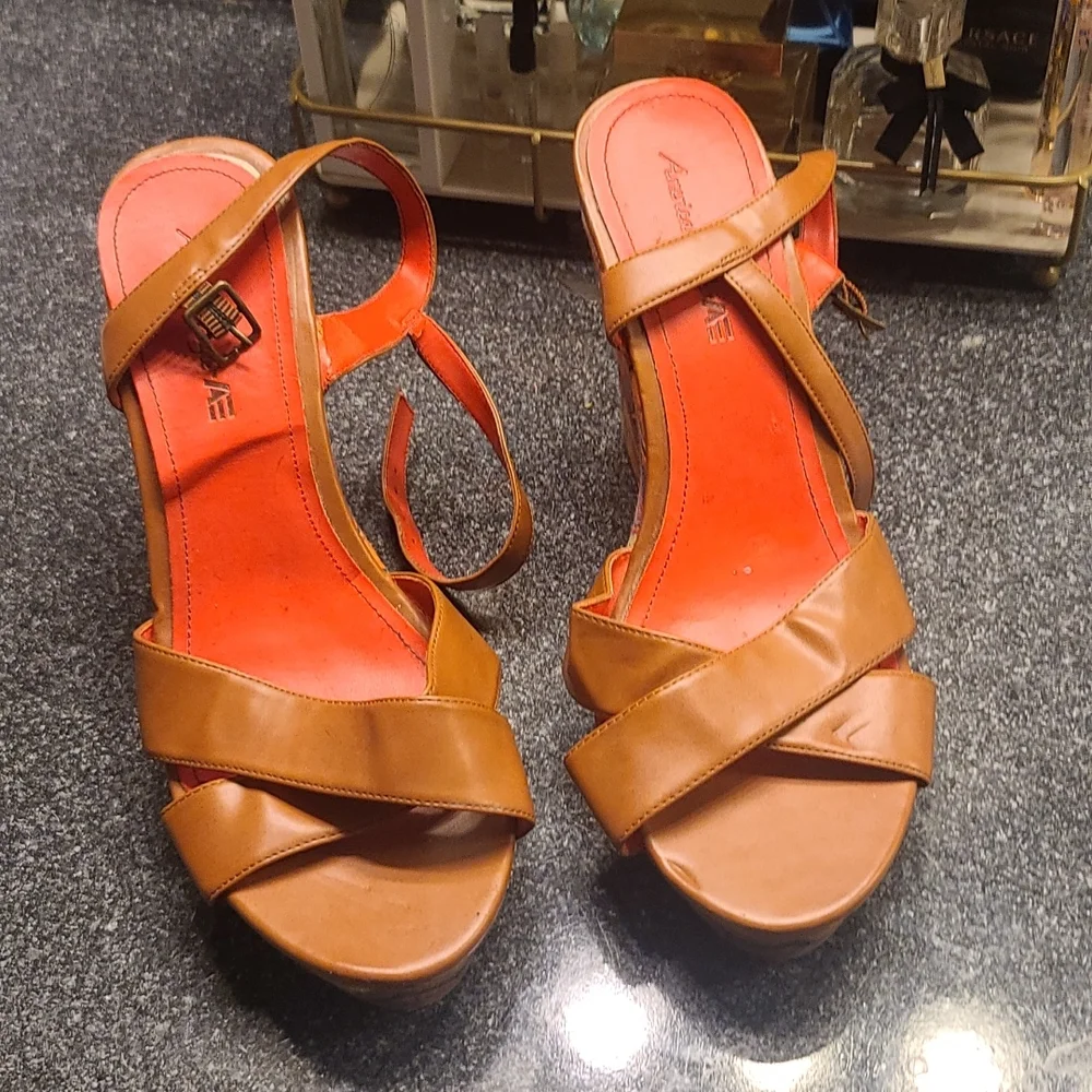 Multi color shoes - Picture 1 of 3